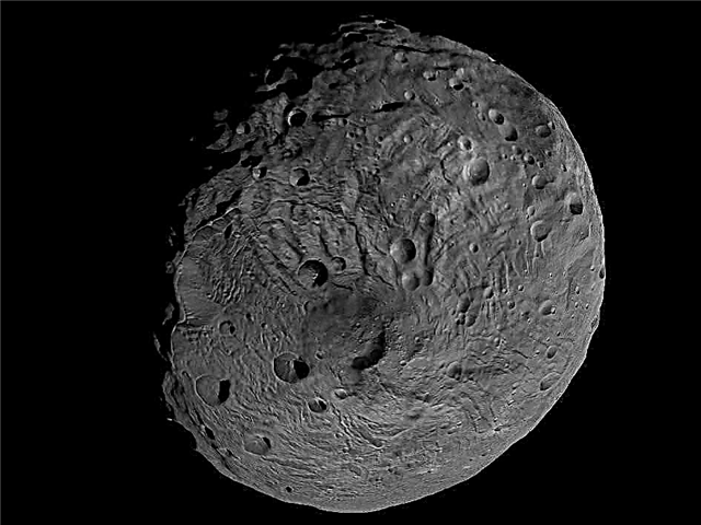 La glace d'eau se cache-t-elle sous les pôles de Vesta?