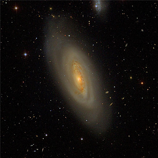Messier 90 - galaktyka spiralna NGC 4569