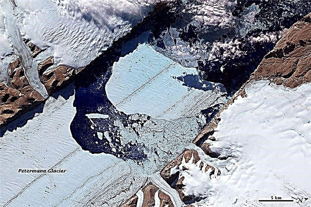 เกาะกรีนแลนด์ธารน้ำแข็งเกาะน้ำแข็งขนาดใหญ่อีกแห่ง