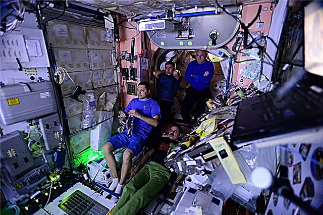 Matt Damon de «The Martian» explique le voyage de la NASA vers Mars - Un équipage de l'ISS présente un film sur orbite