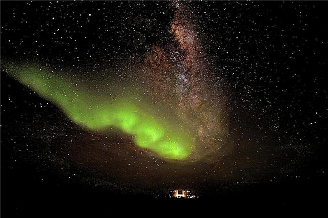 أورورا فوق القارة القطبية الجنوبية: "دمعة من السماء" - مجلة الفضاء