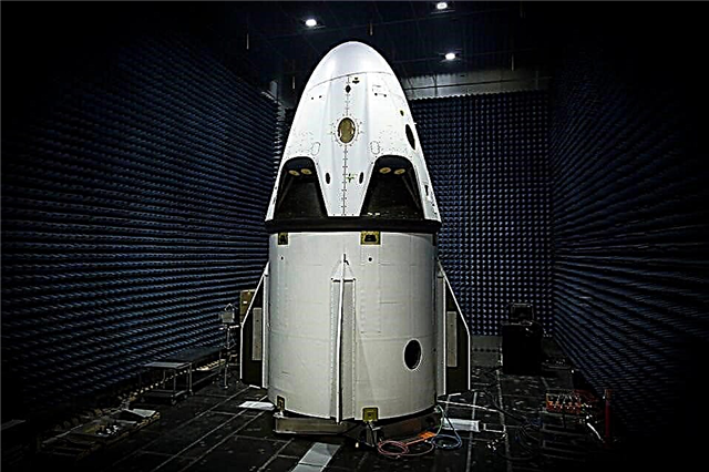 SpaceX valmistub Crucial Crew Dragon Capsule Pad Abort Testiks