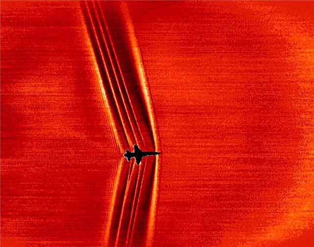 Драматические образы от НАСА "Сверхзвуковые ударные волны"
