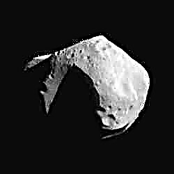 الكويكبات الضخمة حولت سطح الأرض