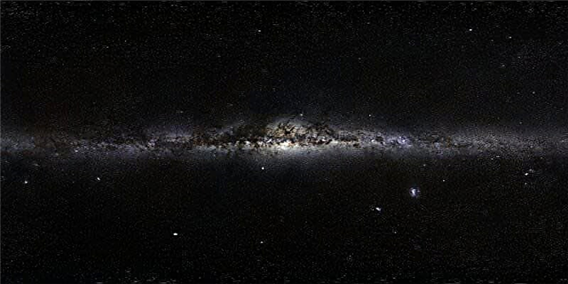 Panorama interactivo de 360 ​​grados del cielo nocturno completo ahora disponible