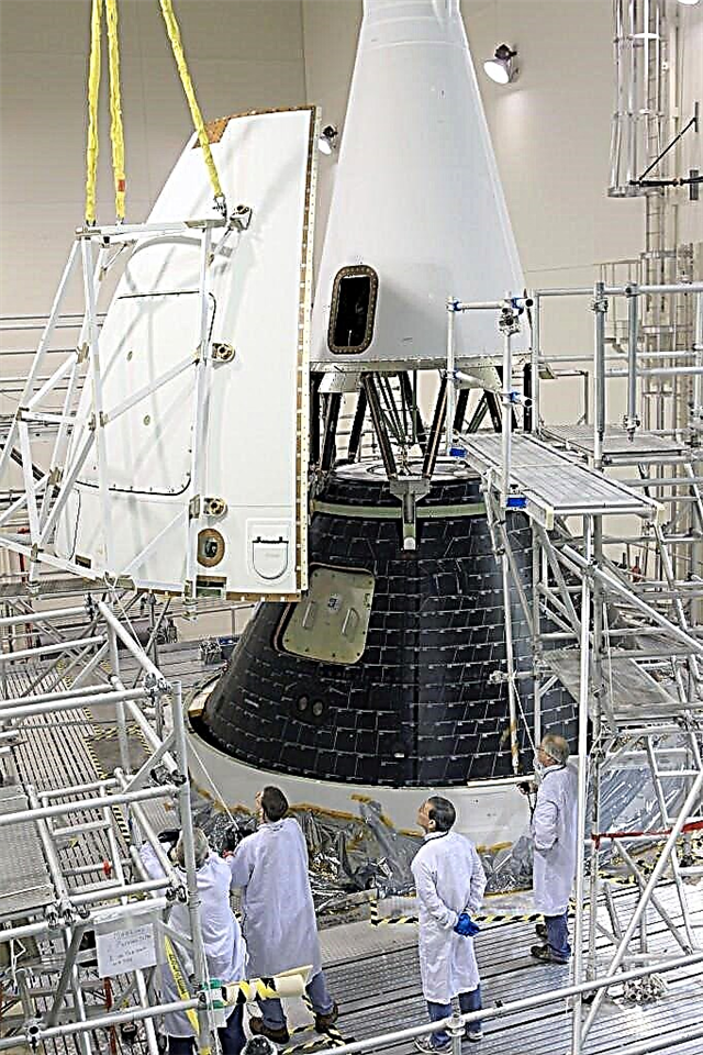 Montage für den Start des ersten Orion-Raumfahrzeugs der NASA im Dezember 2014 abgeschlossen