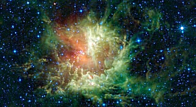 PacMan Nebula neemt een "hap" uit de ruimte - Space Magazine