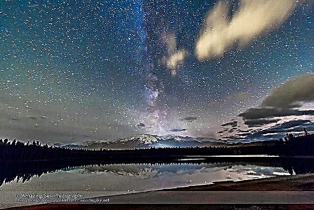 Volledig prachtige opname van de Melkweg boven Jasper National Park